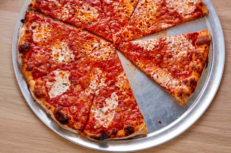 PIZZERIA BEDDIA_PIZZA_920 FINAL Credit Jason Varney.jpg